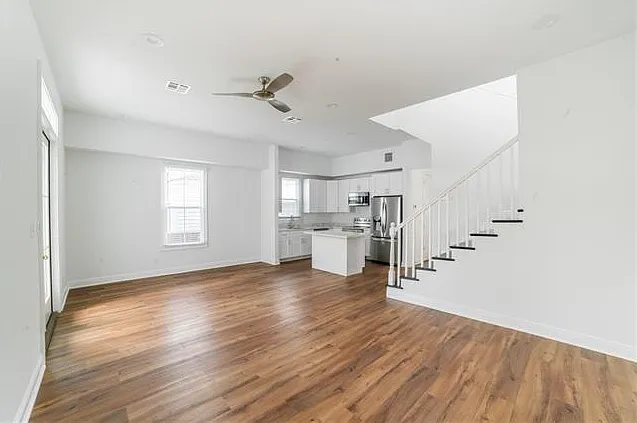 2119 Chippewa St — Photo 3