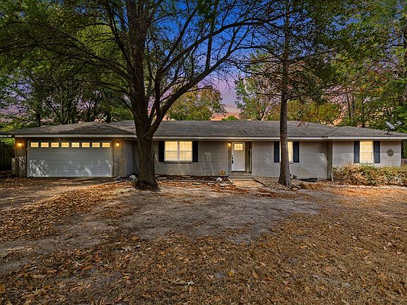 2nd image of 3205 Linda Ln