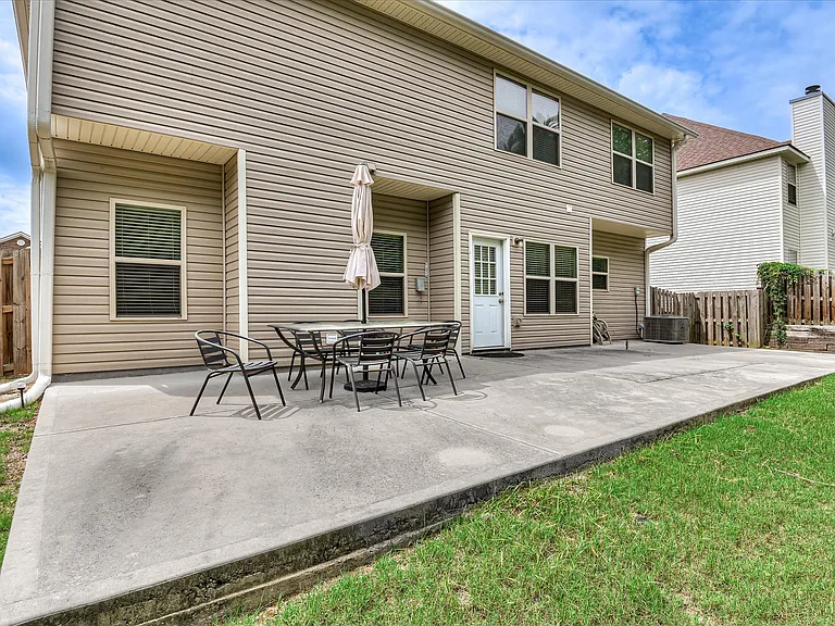 2073 Willhaven Dr — Photo 35