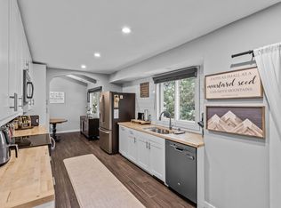 11307 W River Hills Dr, Burnsville, MN 55337