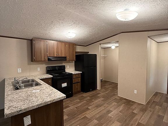 4th image of 631 Adalynn Pvt Ln
