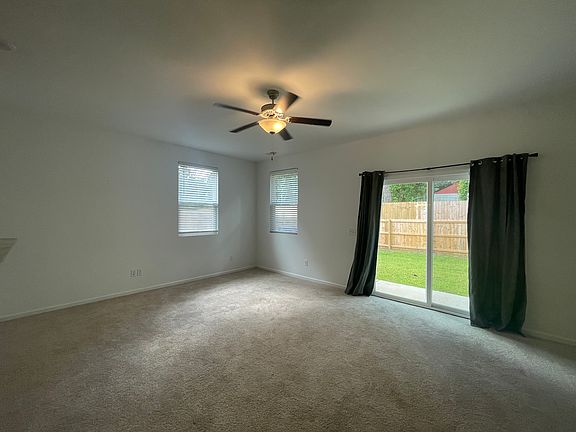 3rd image of 152 Spencer Cir