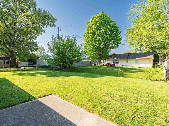 4th image of 2200 Dickey Dr