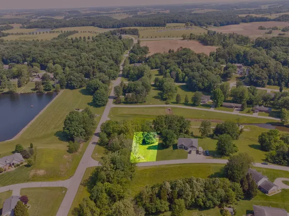 586 W Prancer Dr N, Santa Claus, IN 47579