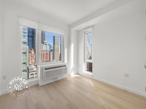 150 Lawrence Street image 10 of 32