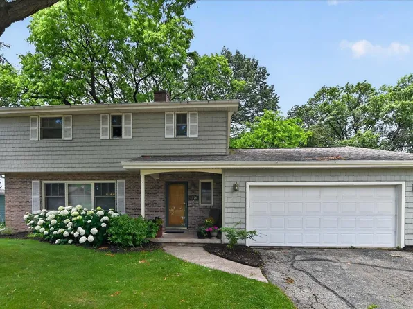 2910 Ravine Dr, Middleton, WI 53562