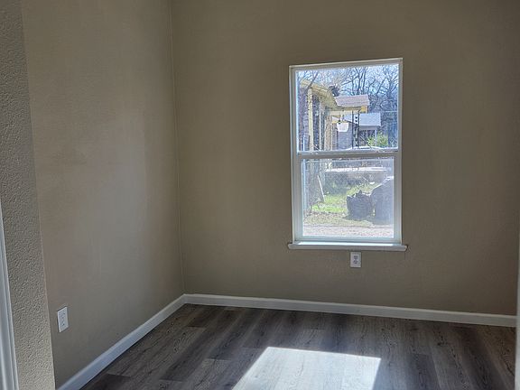 4th image of 3818 Peoria St