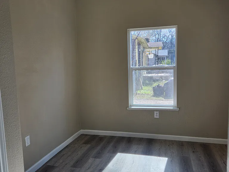 3818 Peoria St — Photo 4