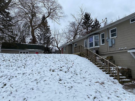 Stairway to walkout basement