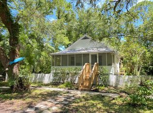 39 Apaco St, Apalachicola, FL 32320