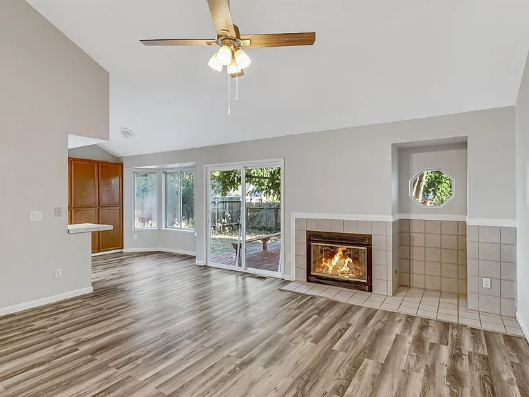 318 Village Cir — Photo 10