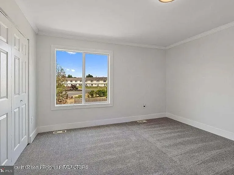 19 Creek Rd — Photo 4