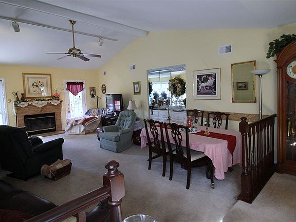 3rd image of 753 Ravenwood Dr