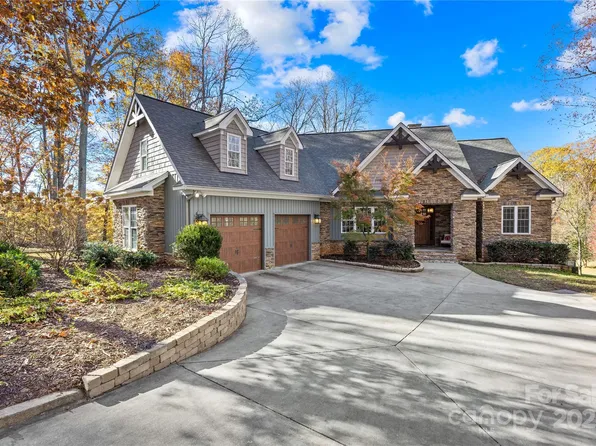509 Chatham Ln, Bessemer City, NC 28016
