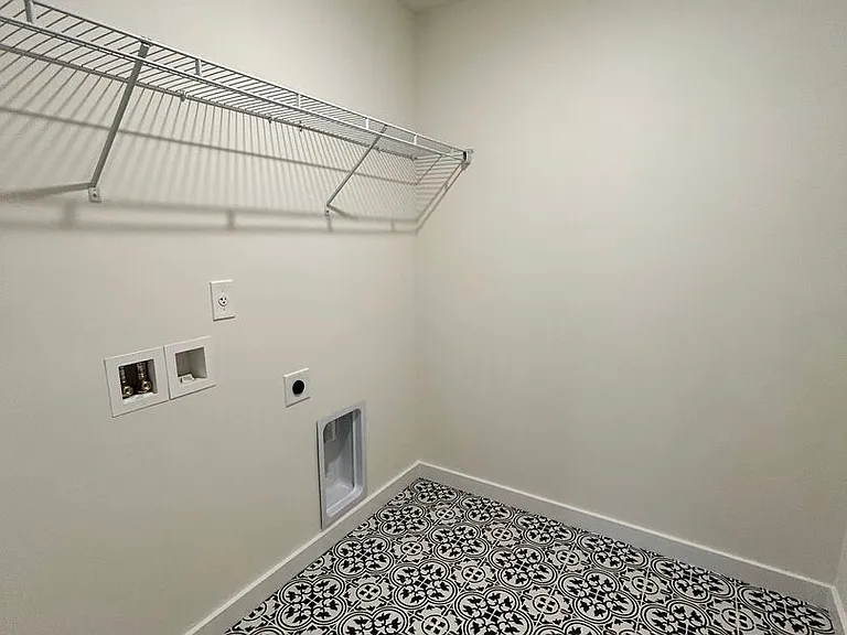 3753 Hawks Creek Dr — Photo 15