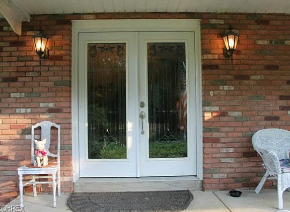 4th image of 300 Maywood Dr
