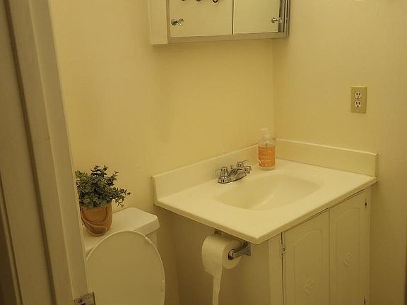 4th image of 5656 Chesbro Ave