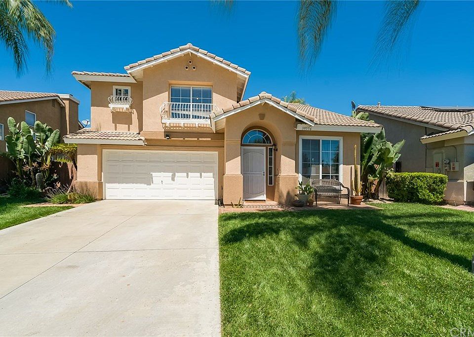 1st image of 39556 Bainbridge Cir