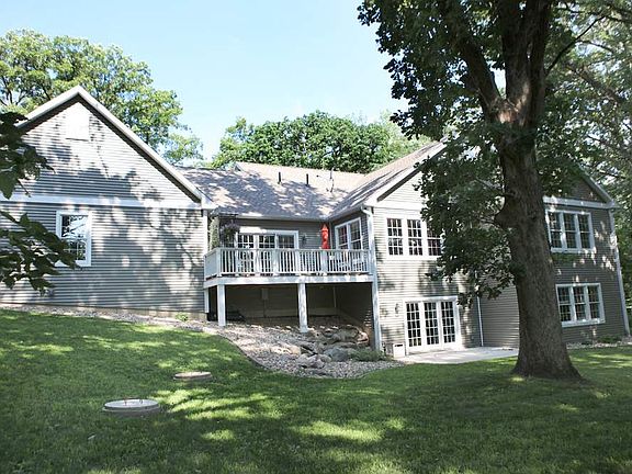 4th image of 9778 Sylvan Dr