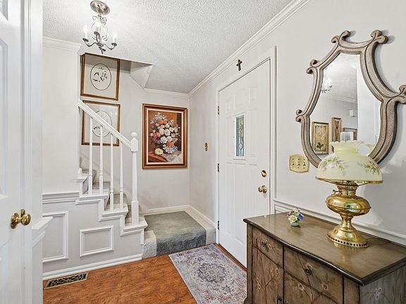 3rd image of 3331 Merrimack Pl
