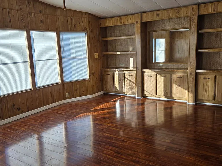 580 Anna Ave — Photo 16