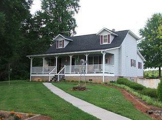 143 Tobacco Ln, Pilot Mountain, NC 27041