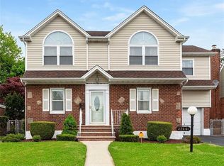 22907 129th Ave, Springfield Gardens, NY 11413