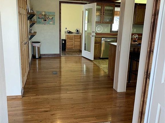 2nd image of 122 Chatterton Dr