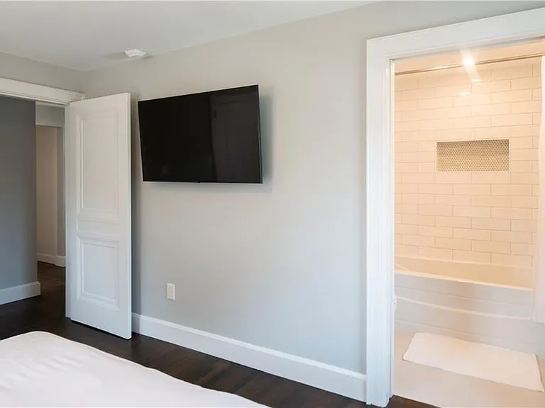 118 Ruggles Ave #101 — Photo 36