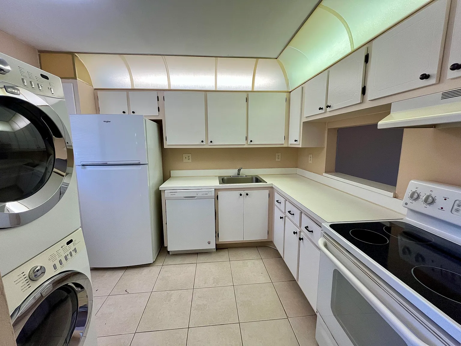 2 bed, 2.0 bath, 1023 sqft, $1,850 — Photo 3