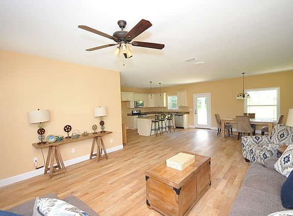 4th image of 7652 Juanita Pl