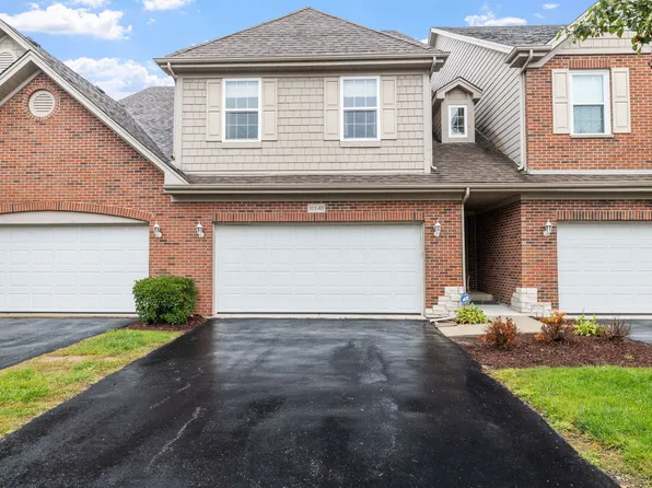 10S403 Carrington Cir, Burr Ridge, IL 60527