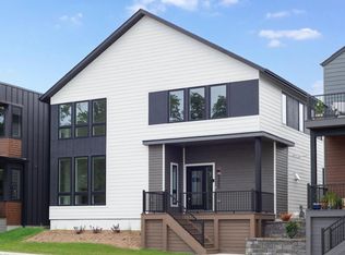 9355 S Lake Vista Pkwy, Oak Creek, WI