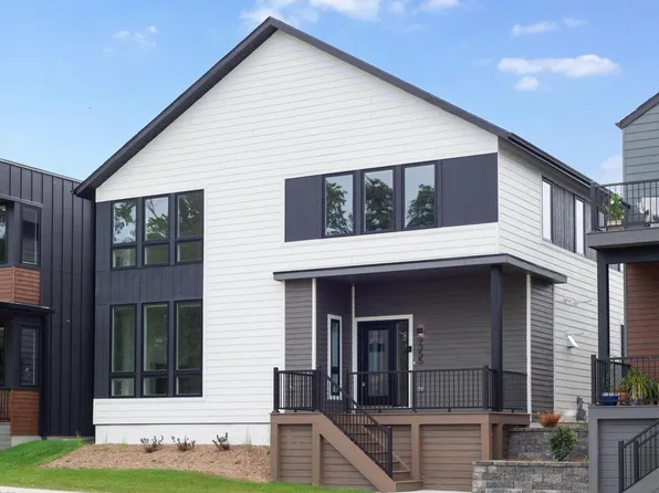 9355 South Lake Vista PARKWAY, Oak Creek, WI 53154