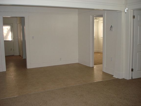 2nd image of 909 N Harrison Ave