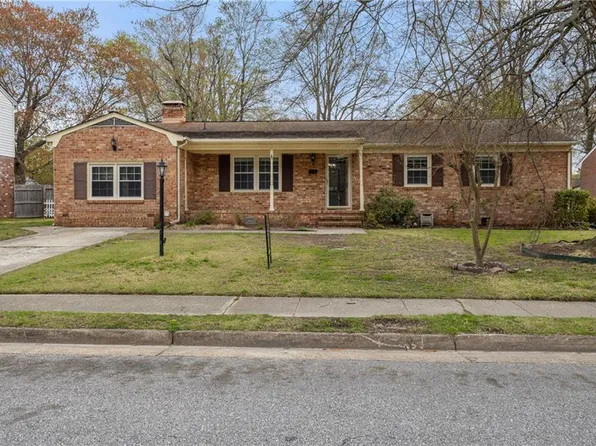 111 Garrett Dr, Hampton, VA 23669