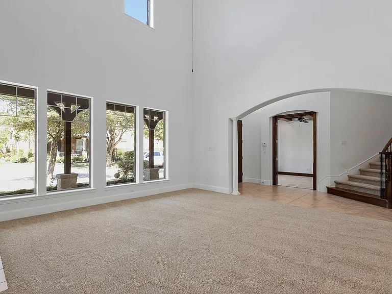 7905 Kickapoo Dr — Photo 10