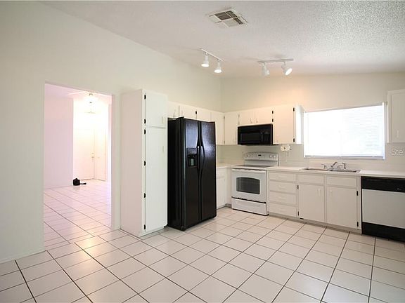 4th image of 1100 Lowry Ave Unit 71