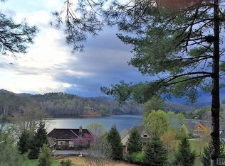 106 Rivard Rd, Glenville, NC 28736