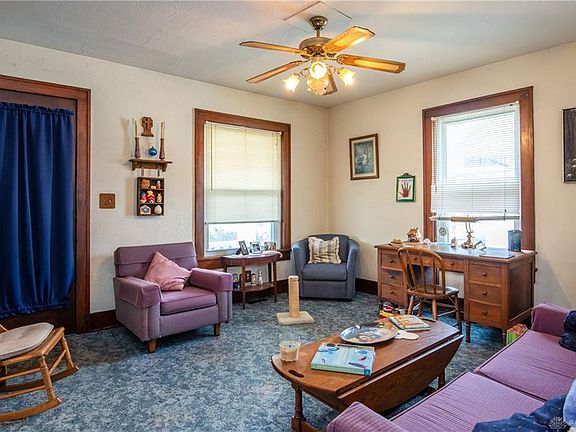 3rd image of 6 N Sunrise Ave