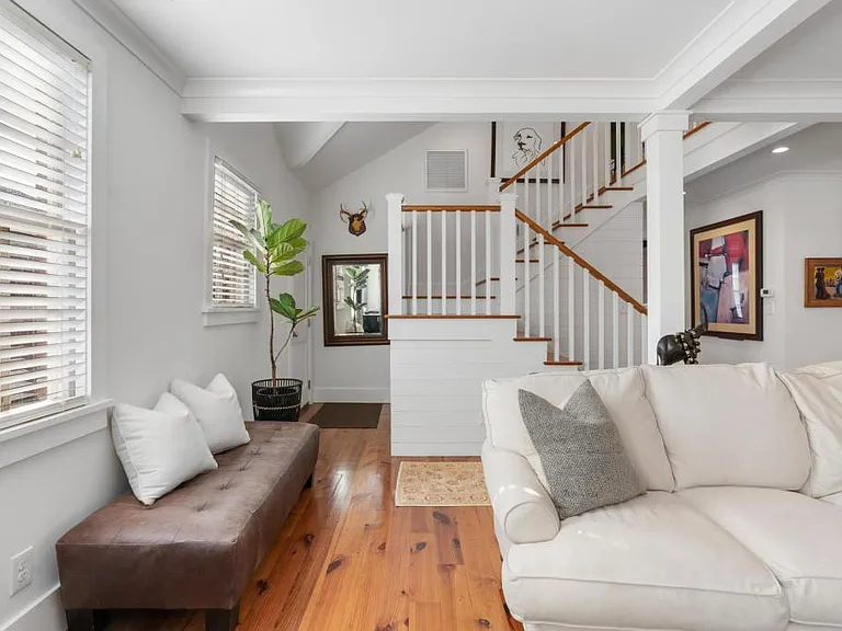 59 Beverly Rd — Photo 11