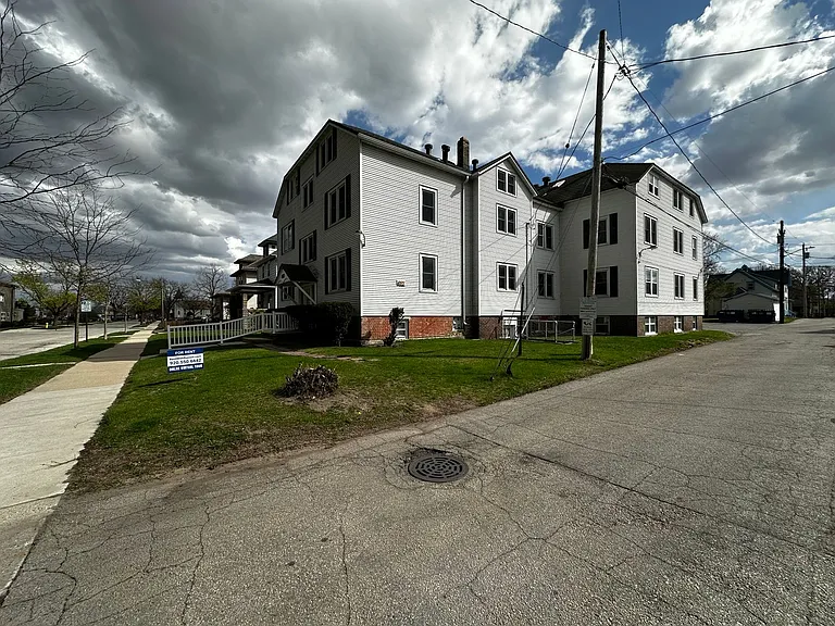 822 Pine St — Photo 67