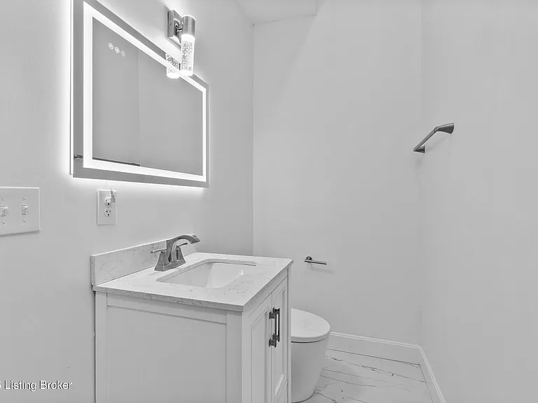 540 S 4th St #401 — Photo 32