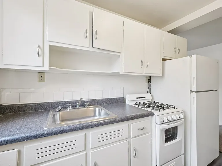 Clifton Woods Apartments — Photo 66