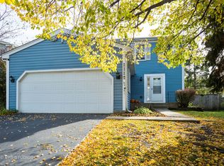 1112 Evergreen Dr, Carol Stream, IL 60188