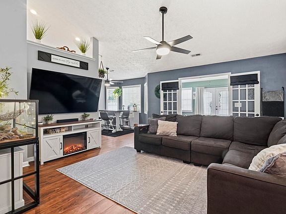 4th image of 9685 Sullivan Dr.