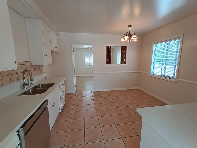 4227 W 133rd St #B — Photo 11