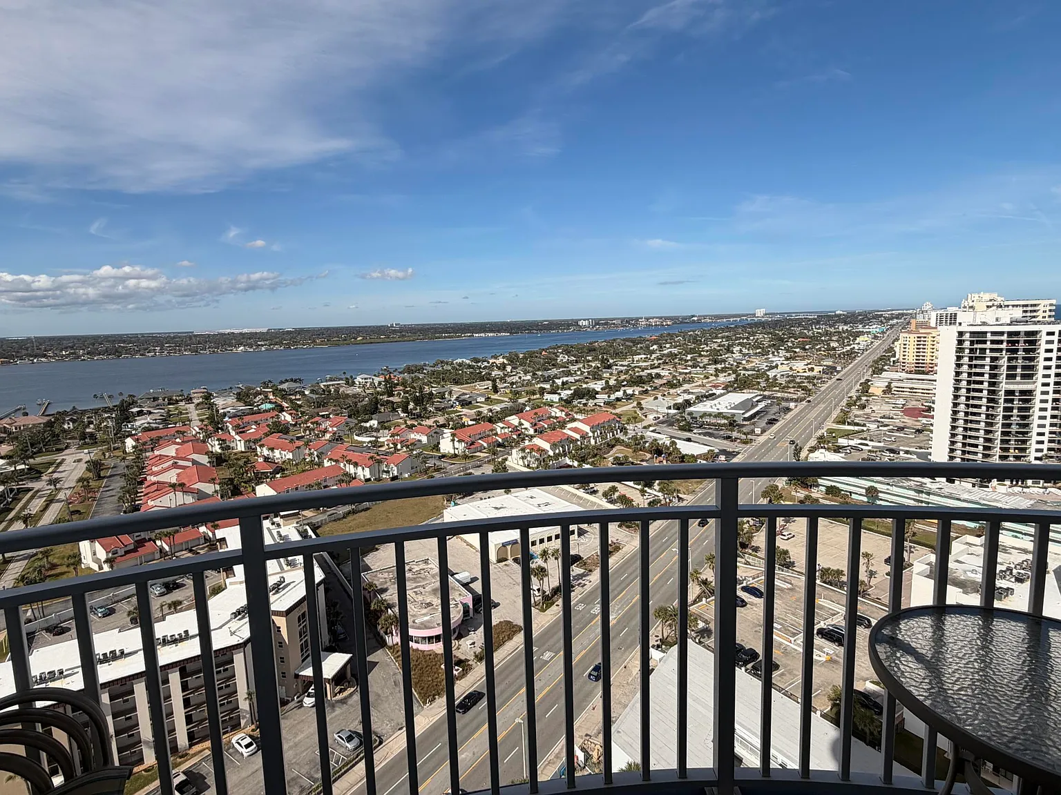 2 bed, 2.0 bath, 1275 sqft, $2,700 — Photo 3