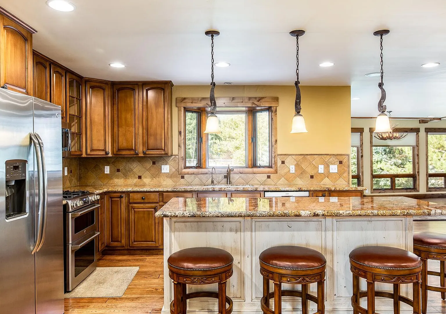 Long term lease in the heart of Park City! Available Mid October 2026 — Photo 3