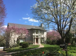 13 Davonshire Dr, Pittsburgh, PA 15238